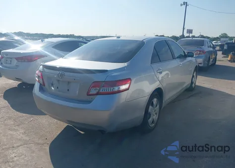 2010 Toyota Camry Le z USA, uszkodzony, nr VIN 4T1BF3EK9AU090323